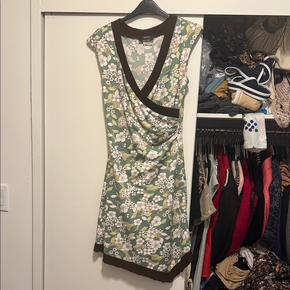 Adorable 2000s dress, reminds me of Carrie Bradshaw